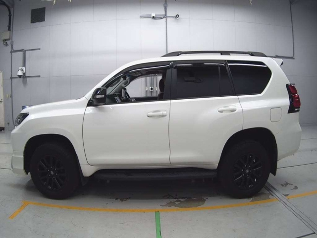 TOYOTA LAND CRUISER PRADO 2021