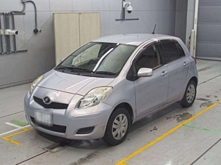 TOYOTA VITZ 2010
