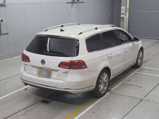 VOLKSWAGEN PASSAT VARIANT 2014