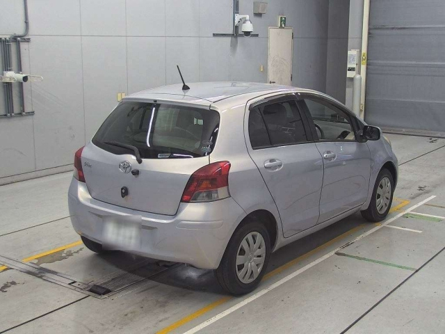 TOYOTA VITZ 2010
