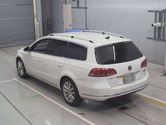VOLKSWAGEN PASSAT VARIANT 2014