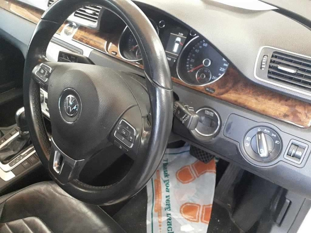 VOLKSWAGEN PASSAT VARIANT 2014