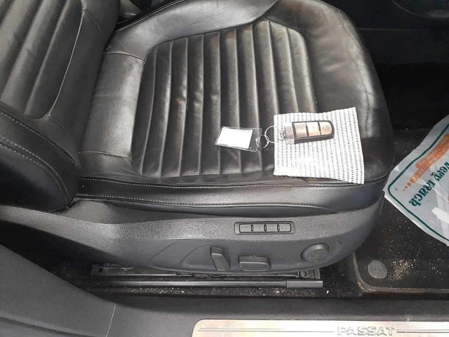 VOLKSWAGEN PASSAT VARIANT 2014