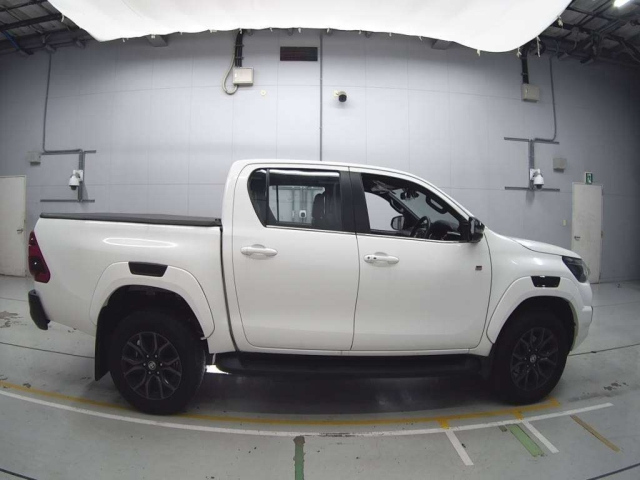 TOYOTA HILUX 2023