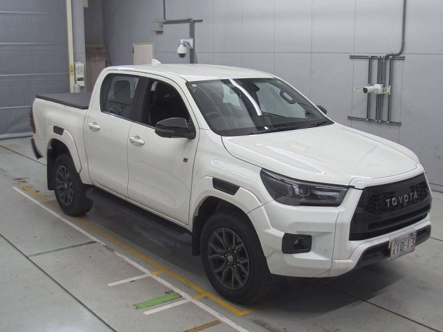 TOYOTA HILUX 2023
