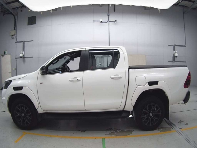 TOYOTA HILUX 2023