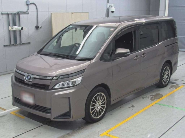 TOYOTA VOXY 2018