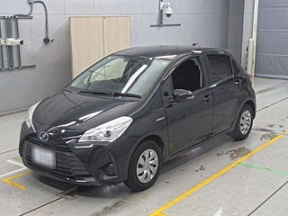 TOYOTA VITZ 2017