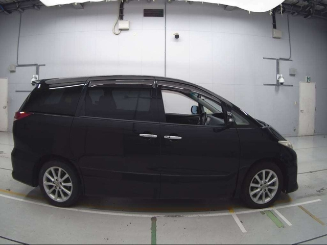 TOYOTA ESTIMA 2010