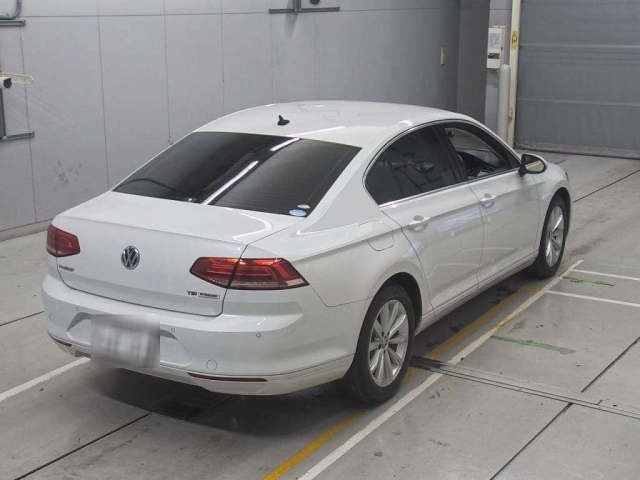VOLKSWAGEN PASSAT 2016