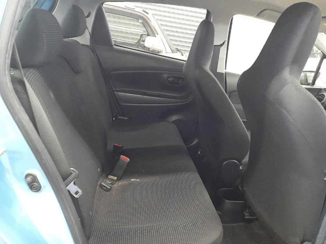 TOYOTA VITZ 2015