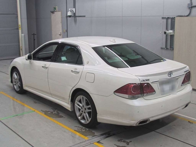 TOYOTA CROWN 2010