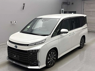 TOYOTA VOXY 2023