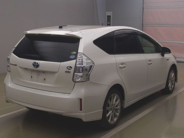 TOYOTA PRIUS ALPHA 2013