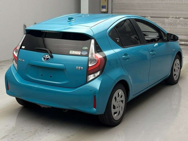 TOYOTA AQUA 2019