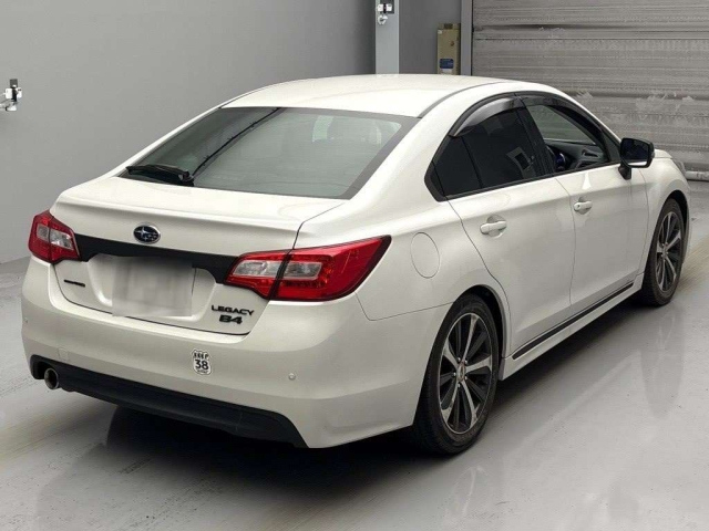 SUBARU LEGACY B4 2017
