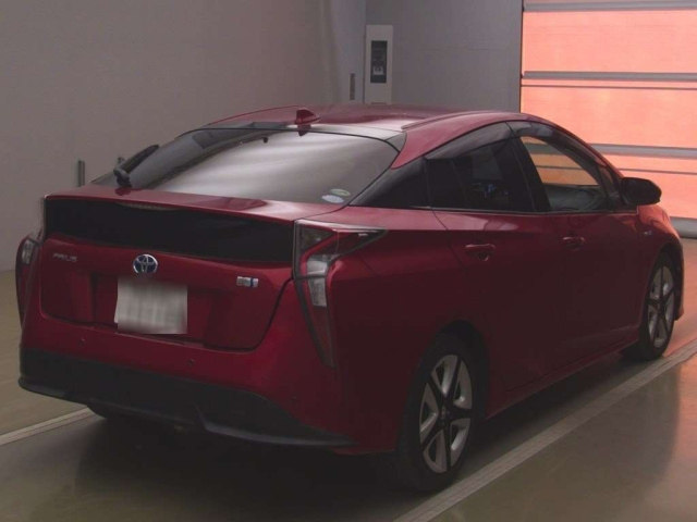 TOYOTA PRIUS 2016