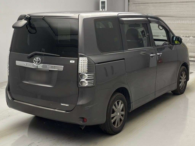 TOYOTA NOAH 2009