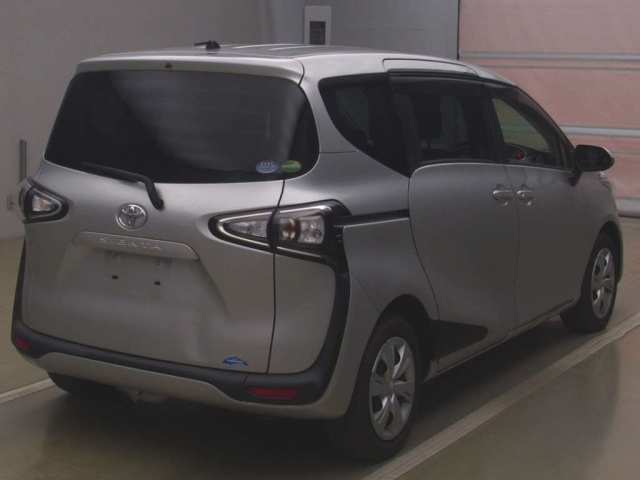 TOYOTA SIENTA 2018