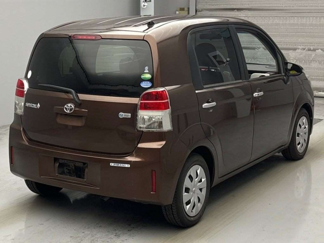 TOYOTA SPADE 2012