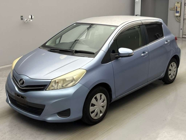 TOYOTA VITZ 2011