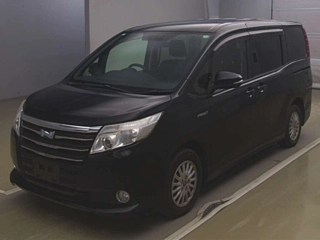 TOYOTA NOAH 2015