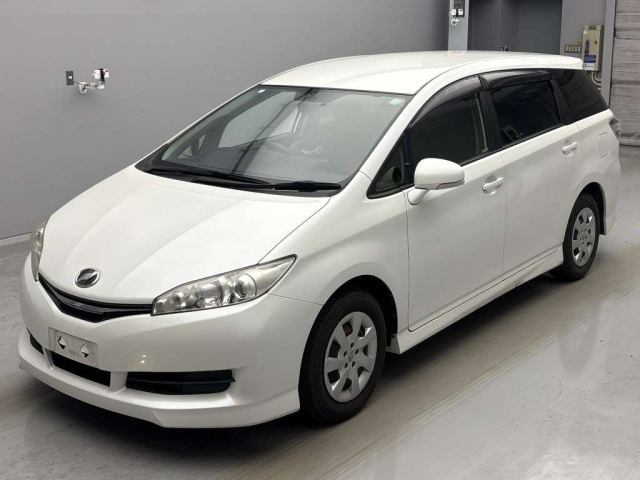TOYOTA WISH 2016