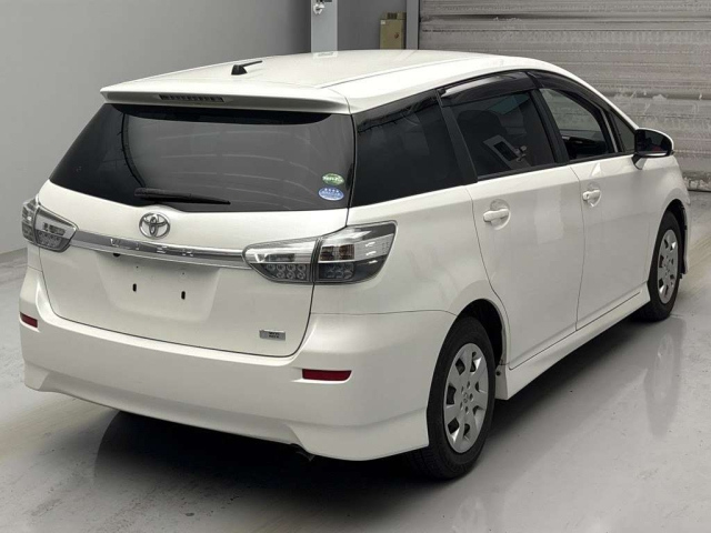 TOYOTA WISH 2016