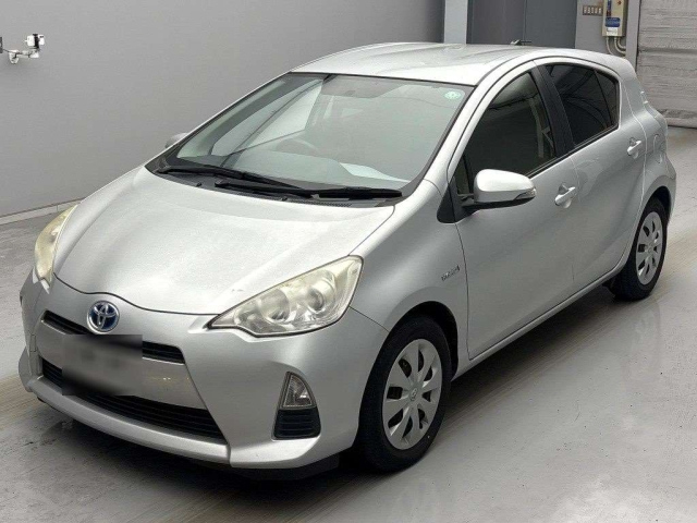 TOYOTA AQUA 2013