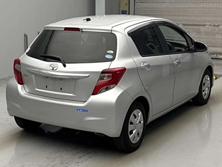 TOYOTA VITZ 2016