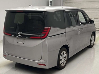TOYOTA NOAH 2022