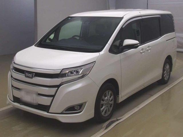 TOYOTA NOAH 2018