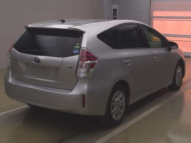 TOYOTA PRIUS ALPHA 2017