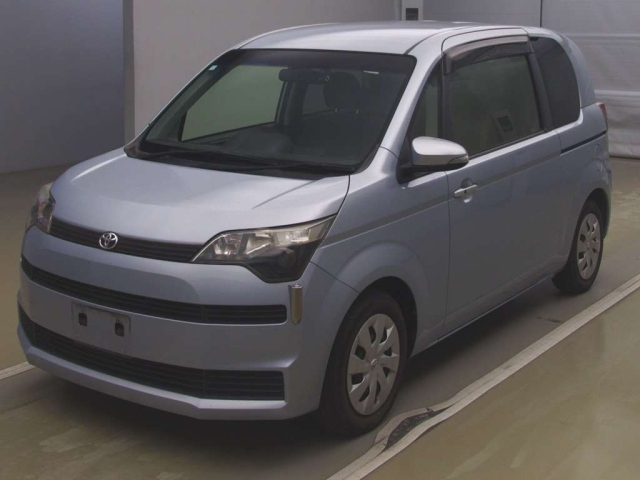 TOYOTA SPADE 2015