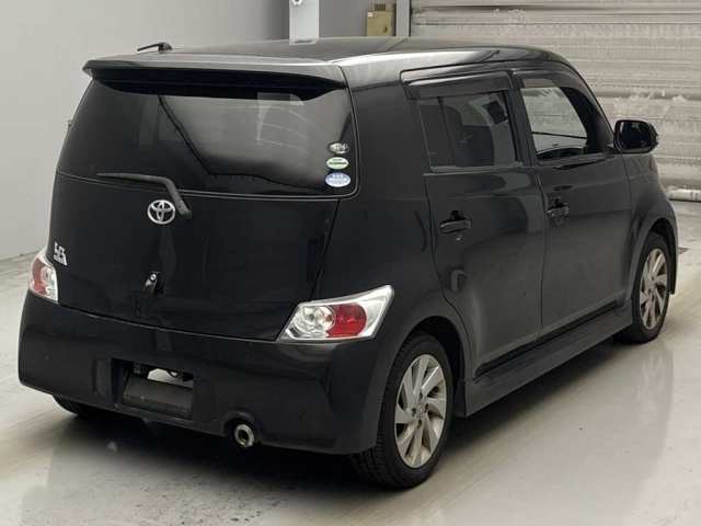 TOYOTA BB 2011