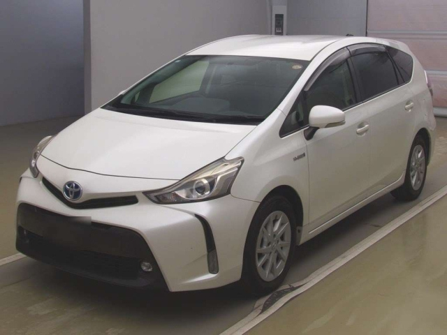 TOYOTA PRIUS ALPHA 2015