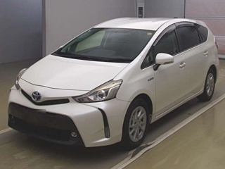 TOYOTA PRIUS ALPHA 2015