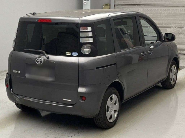 TOYOTA SIENTA 2009