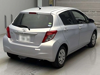 TOYOTA VITZ 2012