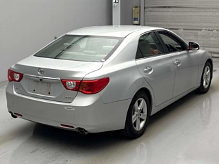 TOYOTA MARK X 2010