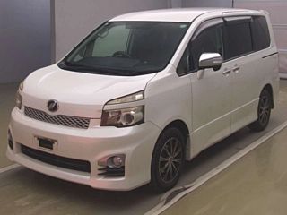 TOYOTA VOXY 2011