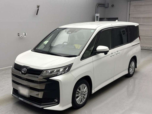 TOYOTA NOAH 2022