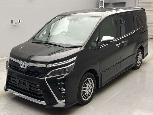 TOYOTA VOXY 2021