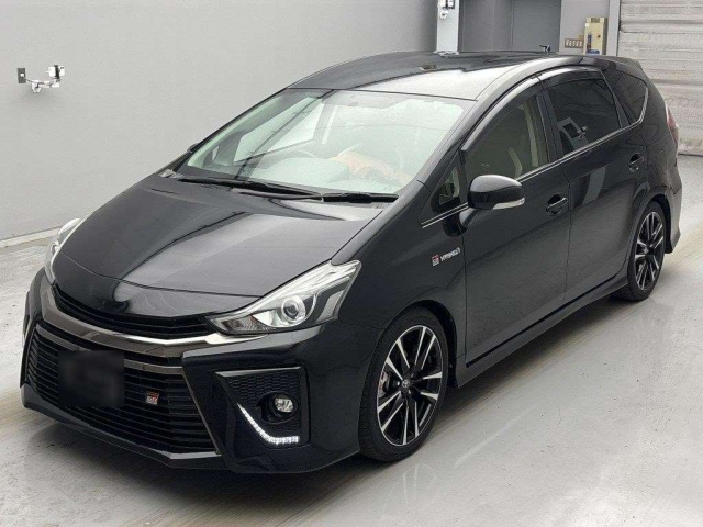 TOYOTA PRIUS ALPHA 2018