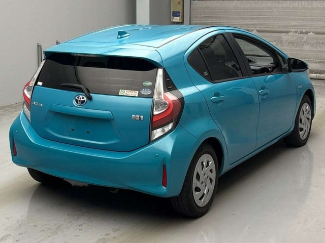 TOYOTA AQUA 2019