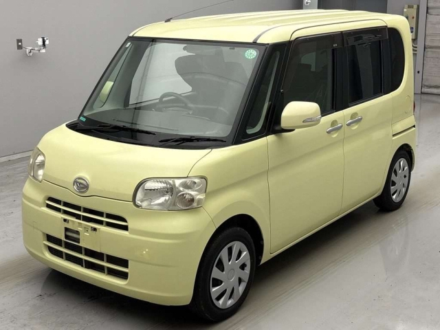 DAIHATSU TANTO 2011