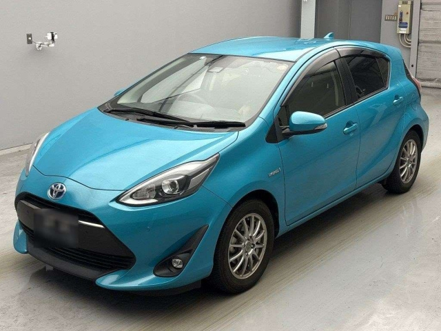 TOYOTA AQUA 2019