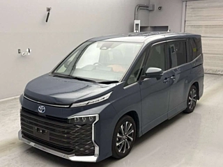TOYOTA VOXY 2022