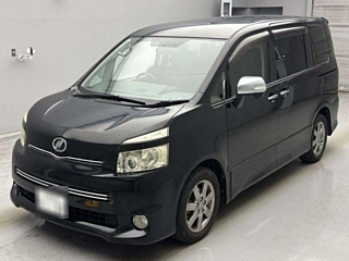 TOYOTA VOXY 2009