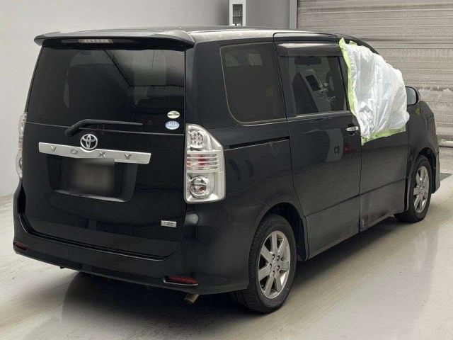 TOYOTA VOXY 2009